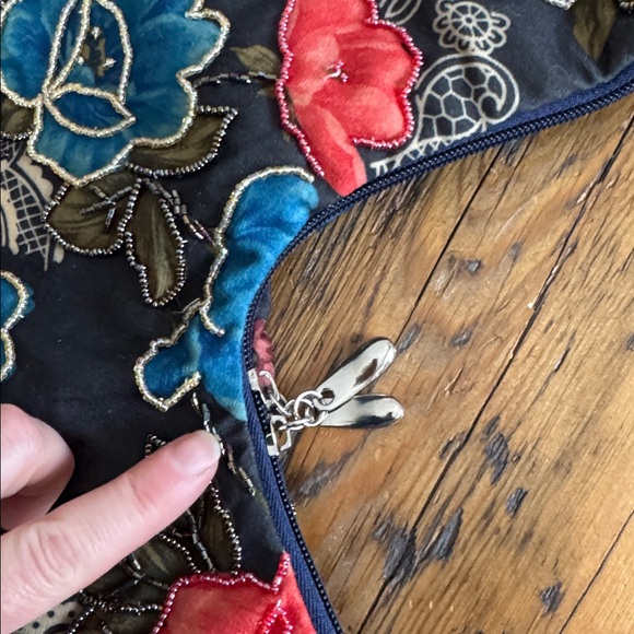 FLORAL BEADED BAG - Picture 7 of 7